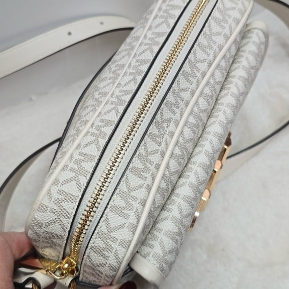 Michael Kors White and Gold Women's Bag NWOT - Picture 4 of 10